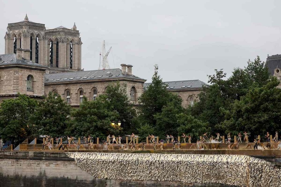 Dantzariak, zeremoniako momentu batean.