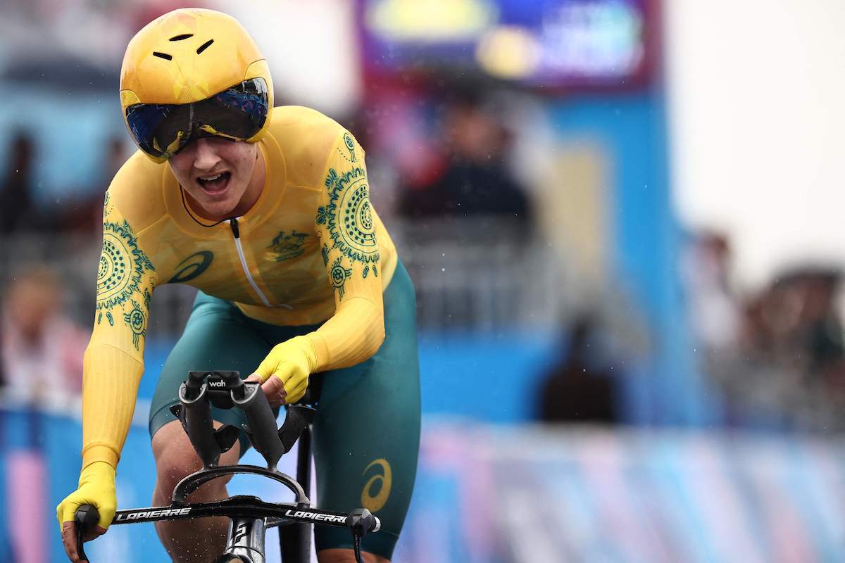 Brown no ha cometido errores en un piso irregular y mojado. (Anne-Christine POUJOULAT / AFP PHOTO)