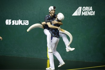 Gogoz ospatu zuten garaipena Barrenetxea eta Urrizak.