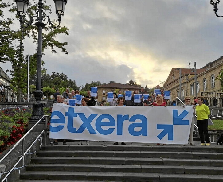 30 lagun elkartu ziren Gernikan uztaileko azken ostiralean.