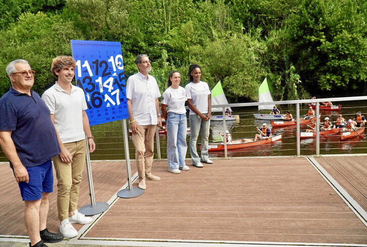 Aste Nagusiko egitarauaren aurkezpen agerraldia ibaiertzera eraman zuten.