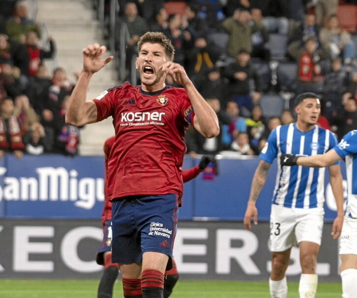 David García en un derbi ante el Alavés.