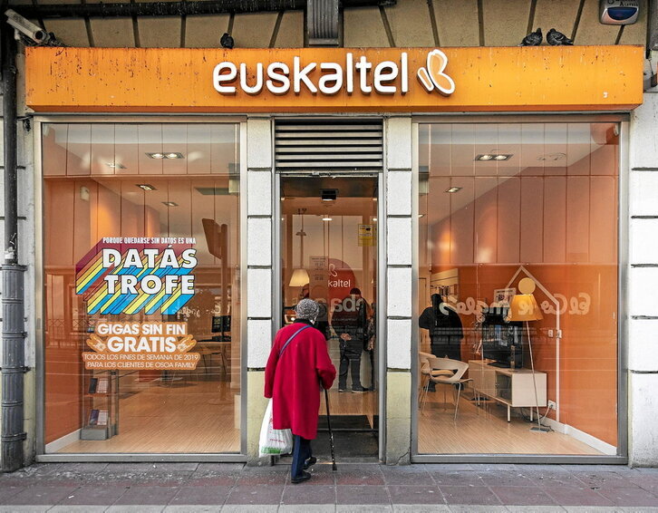 1995ean sortu zen Euskaltel, eta 2021ean MasMovil enpresaren esku geratzeko operazioa gauzatu zen.