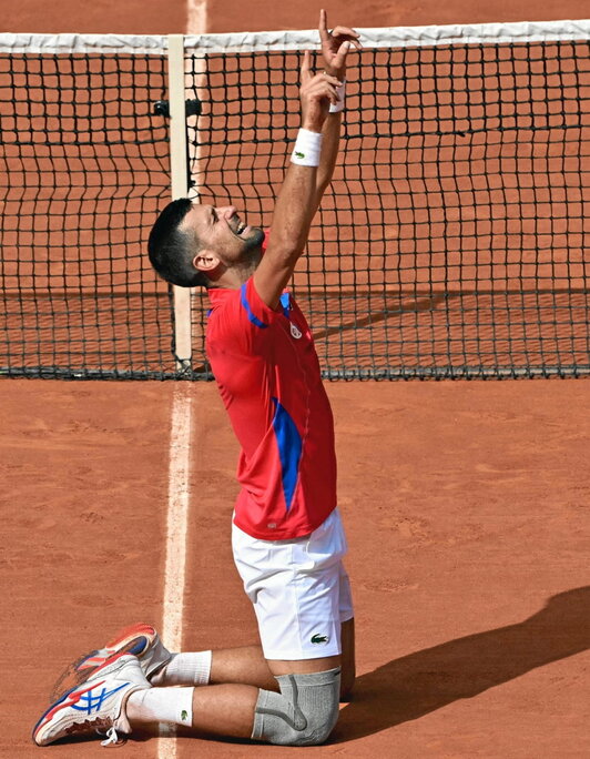 Djokovic rompió a llorar nada más acabar el partido.