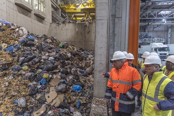 Visita institucional a la incineradora de Zubieta con Iñaki Arriola y José Ignacio Asensio.
