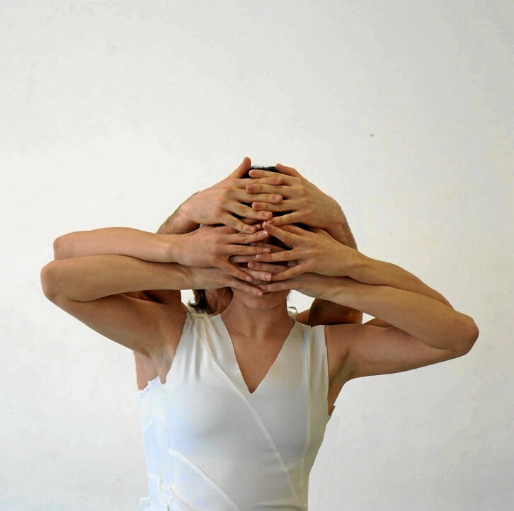 DAB Dantza Konpainia representa hoy «Noeud» en el Museo Balenciaga de Getaria.