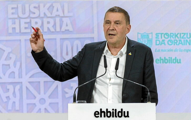 Arnaldo Otegi, artxiboko irudi batean.