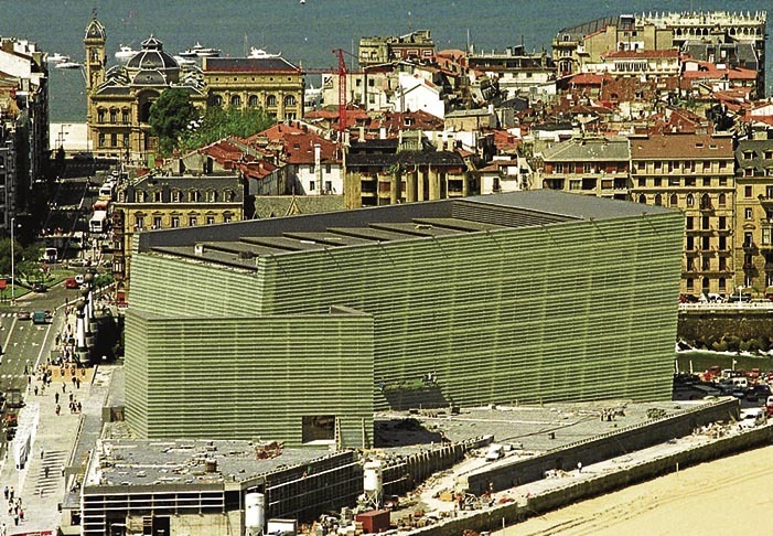 Fotografías que corresponden a las obras del edificio y al día de inauguración. Andoni Canellada | FOKU