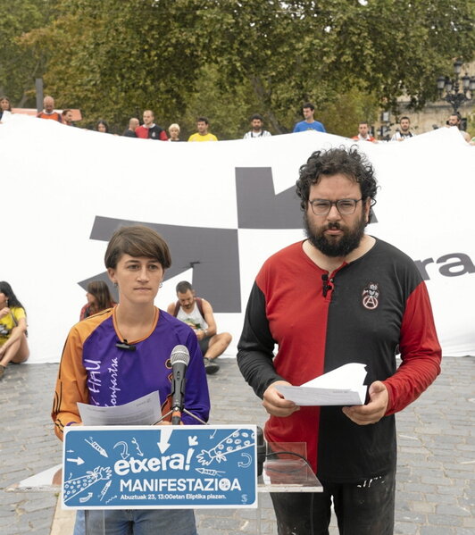 Bilboko Konpartsen eta Sareren agerraldia.