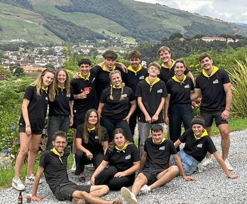 La comité a gagné dix membres cette année.