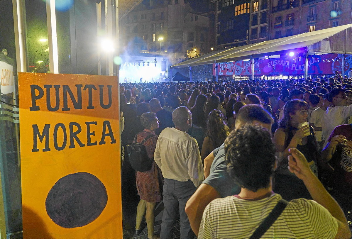 La Flamencako Puntu Morea, kontzertu jendetsu batean. Jon URBE | FOKU