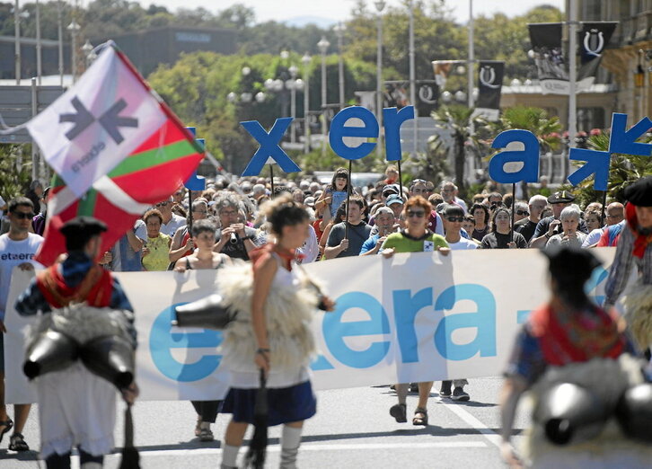 Preso, iheslari eta deportatuen aldeko manifestazioa Donostian.