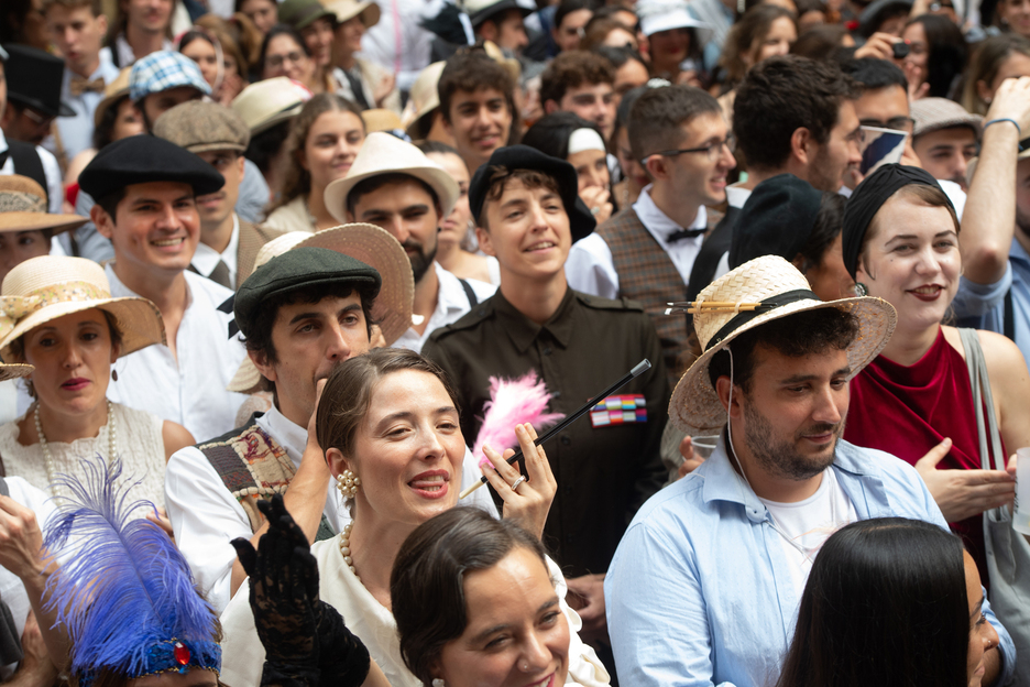 Barreari eutsi ezinik gozatu dute donostiarrek Irrikitaldiaz. Barreari eutsi ezinik gozatu dute donostiarrek Irrikitaldiaz.