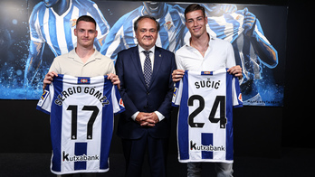 Aperribay ha repasado la situación del primer equipo en la presentación de Sergio Gómez y Sucic.