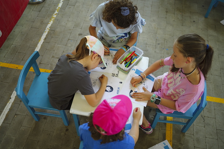 Ikasmateriala sortzeko laguntzen deialdia zabaldu du Lakuako Gobernuak. 
