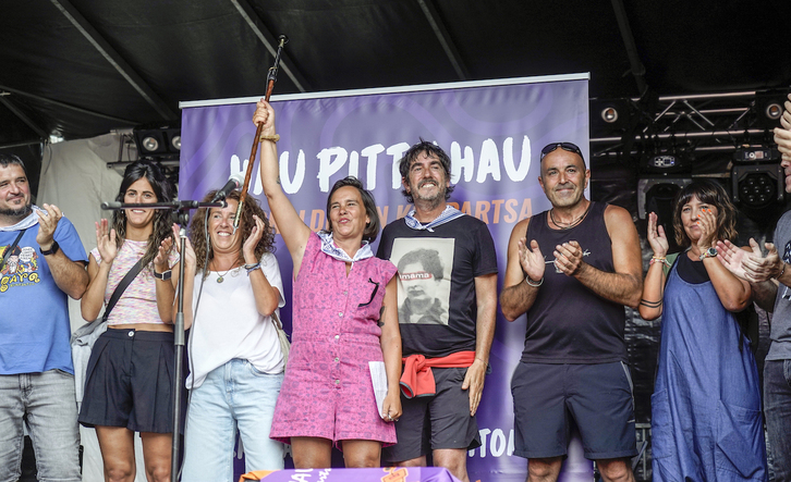 Presoen Euskara Irakasleen Taldeko kideek jaso dute Euskara Saria.