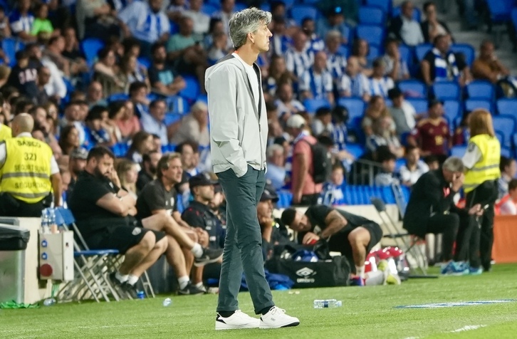 Imanol Alguacil, en el área técnica de Anoeta en el partido frente al Rayo.