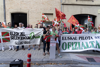 Munduko txapelketa jokatuko den Labrit parean izandako elkarretaratzearen irudi bat. 