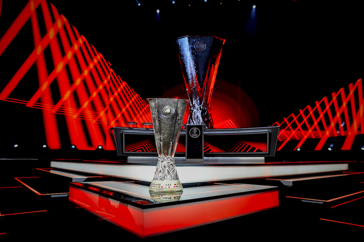El trofeo de la Europa League ha sido testigo del novedoso sorteo llevado a cabo en Mónaco.