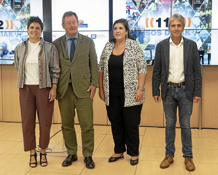 Representantes institucionales, ayer en Bilbo.