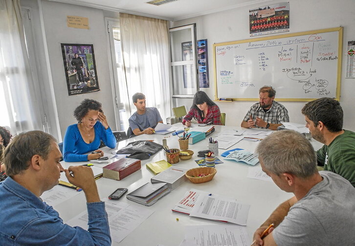 Donostiako euskaltegi bateko eskola bat, artxiboko irudi batean.