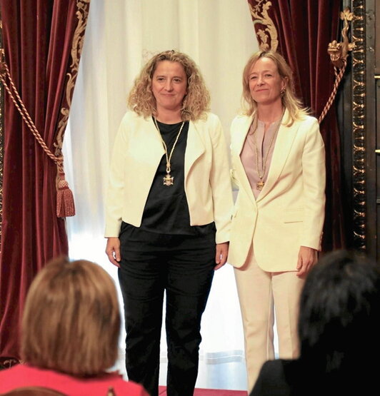 Agirre junto a Eider Mendoza, ayer.