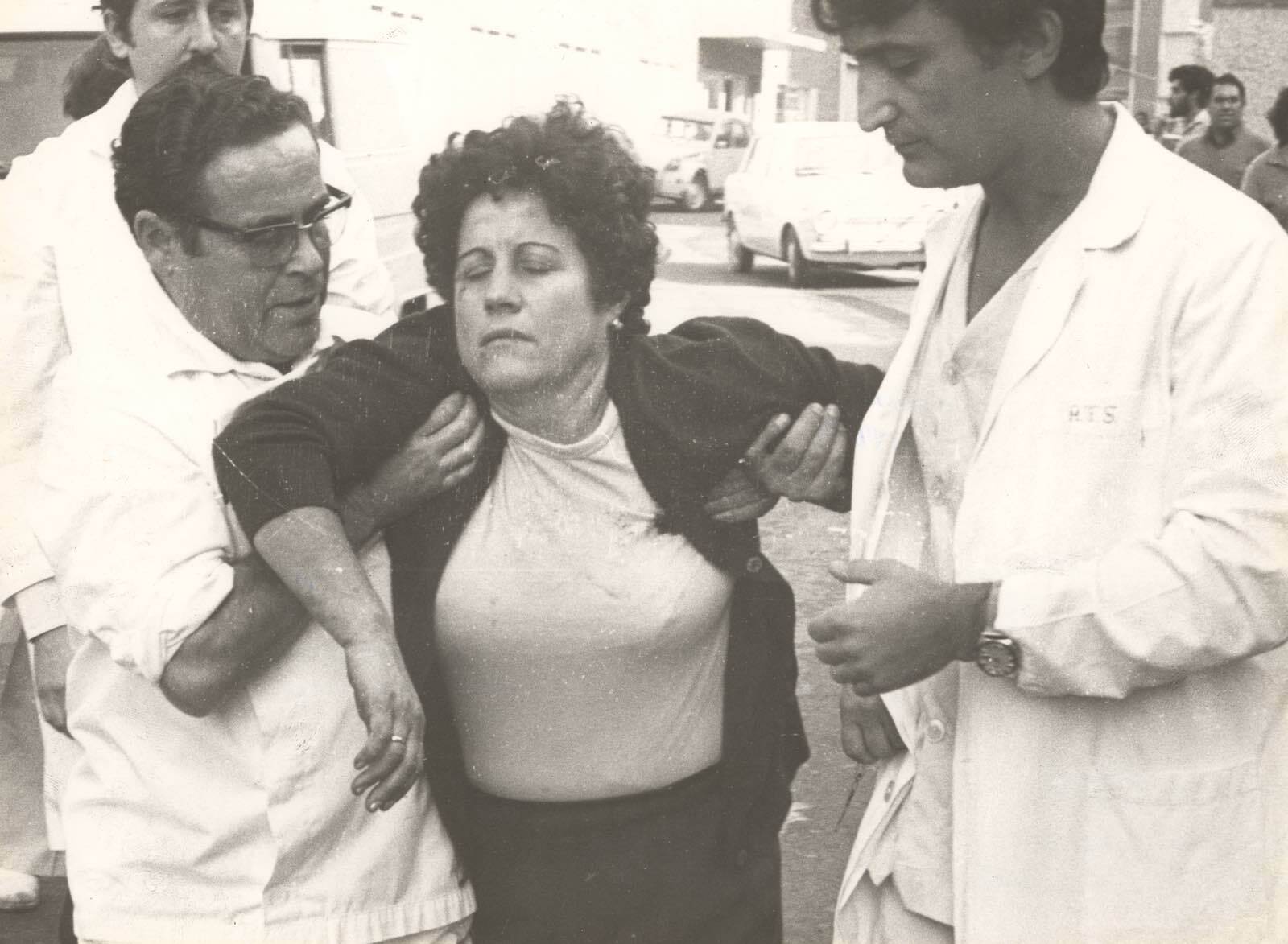 Los servicios sanitarios atendieron hasta seis desmayos durante el funeral. (Roberto ZARRABEITIA | EGIN) Los servicios sanitarios atendieron hasta seis desmayos durante el funeral. (Roberto ZARRABEITIA | EGIN)