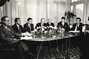 Firma del Pacto de Ajuria Enea el 12 de enero de 1988.