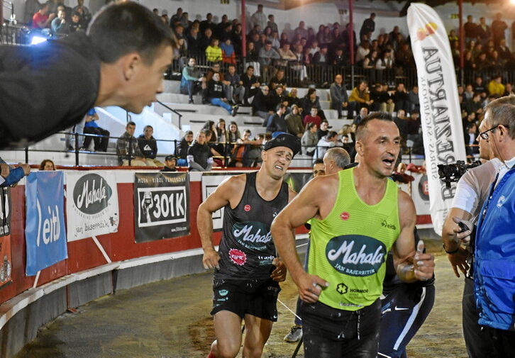 Izeta VI.a eta Xabier Zaldua izan dira euskal pentatloiaren aro modernoko bi gizonik garrantzitsuenak. Pronostikoak betetzen badira, aiarrak bere laugarren txapela jantziko du hiru dituen zumarragarraren azken parte-hartzean.