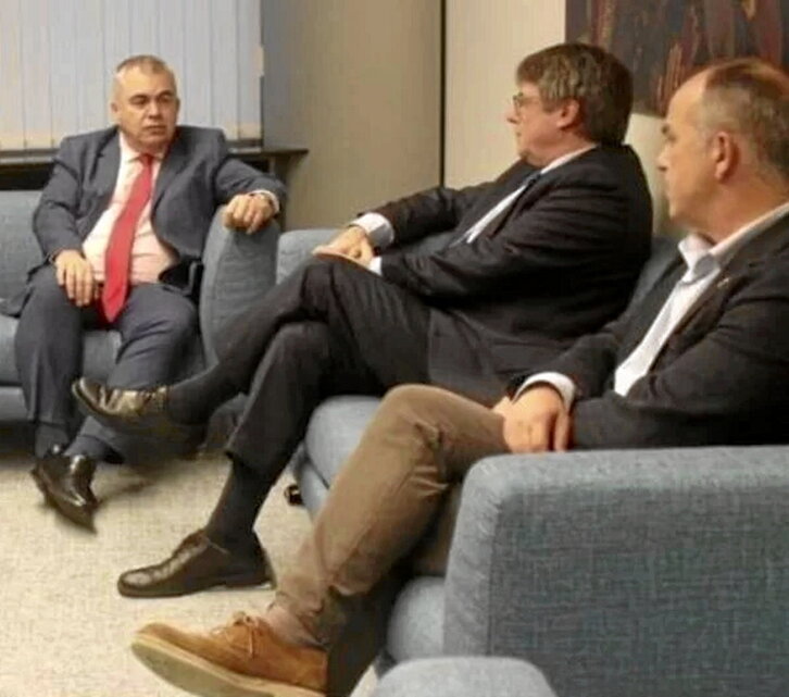 Imagen de la anterior reunión que mantuvieron representantes del PSOE y Junts en Waterloo.