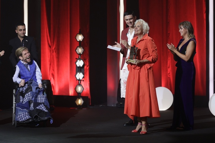 Elena Iruretak pozik jaso du aurtengo Zinemira Saria.