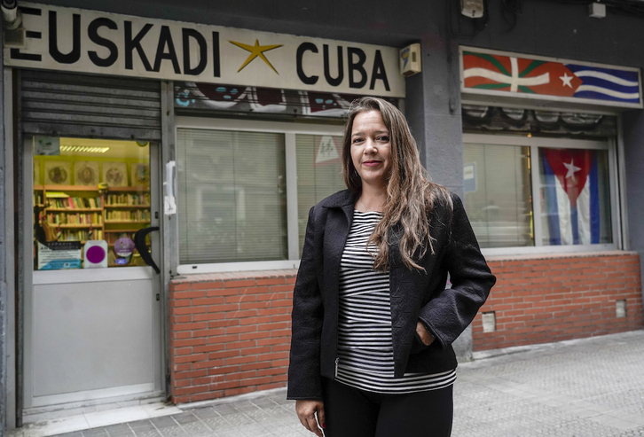 La fotoperiodista cubana Yaimí Ravelo ha presentado en Bilbo su documental ‘Culpables’ sobre el bloqueo de EEUU contra Cuba. 