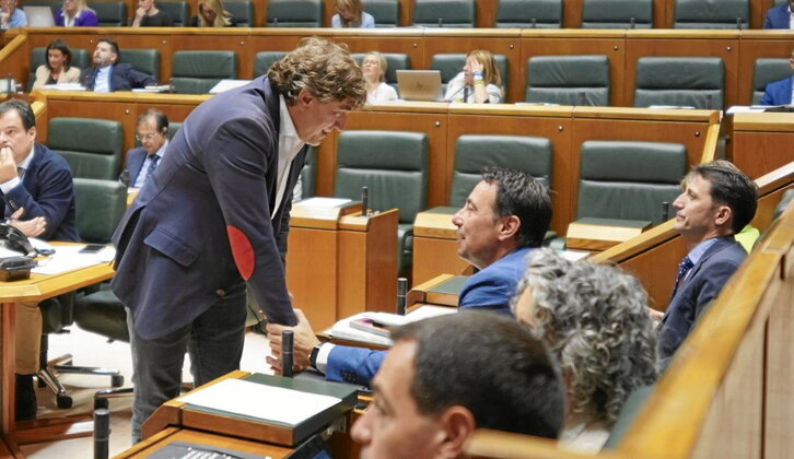 Eneko Andueza se mostró molesto con su socio en el Gobierno de Lakua.