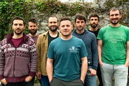 Xutik taldea larunbat gauez ariko da zuzenean.