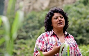 Berta Cáceres se oponía al proyecto hidroeléctrico de Agua Zarca.