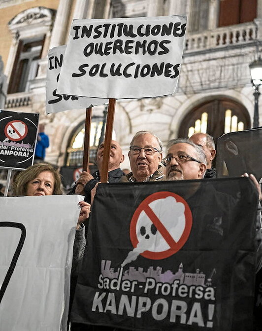 Protesta para pedir el traslado de Sader y Profersa.