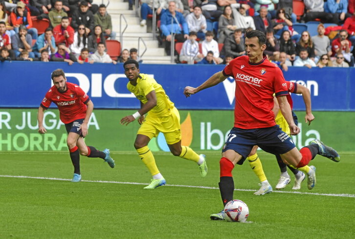 Budimir se dispone a lanzar el penalti que supuso el 2-0. Con las de ayer, ya suma ocho dianas ligueras.