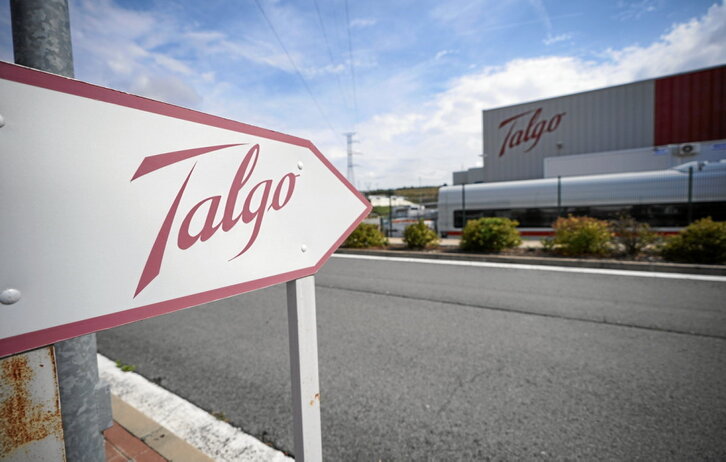Acceso a la factoría de Talgo en Rivabellosa.