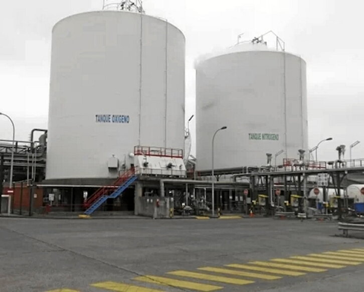 Tanques de oxígeno y nitrógeno de la planta.