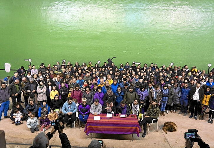 Manifestaziora deitzeko prentsaurrekoa.