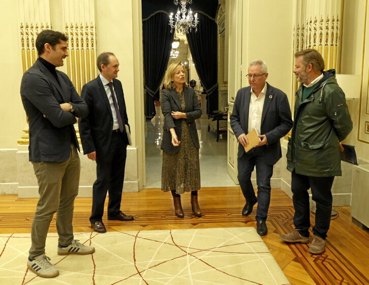 Lezama (PP), Mendoza (PNV) y Asensio (PSE), en una reunión anterior.