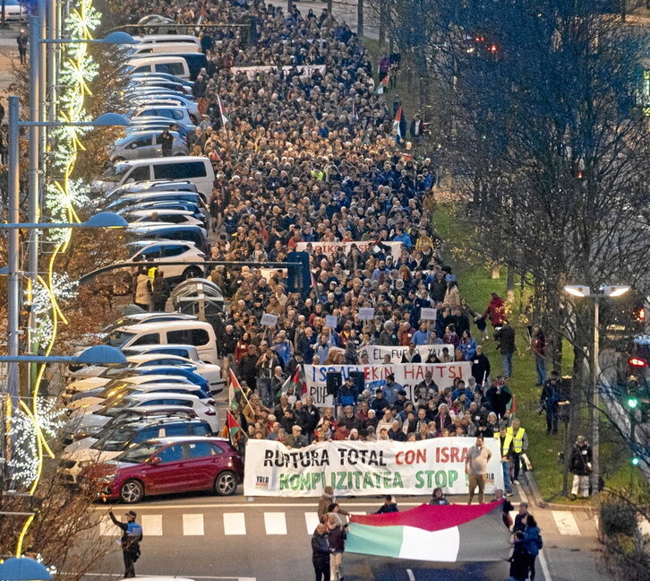 Manifestación de ayer sábado de Yala Nafarroa en la Avendia Baiona.