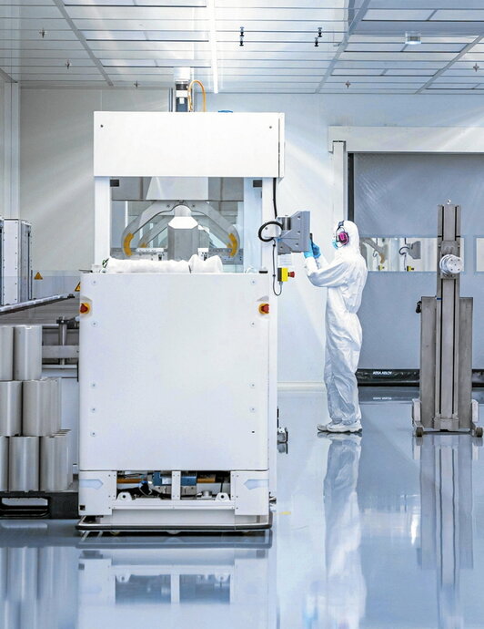 Interior de la planta de Northvolt en Ett, Suecia