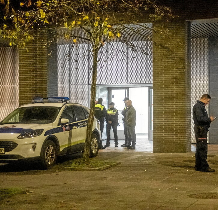 El crimen machista tuvo lugar en este portal de la calle Eskalantegi de Pasaia.