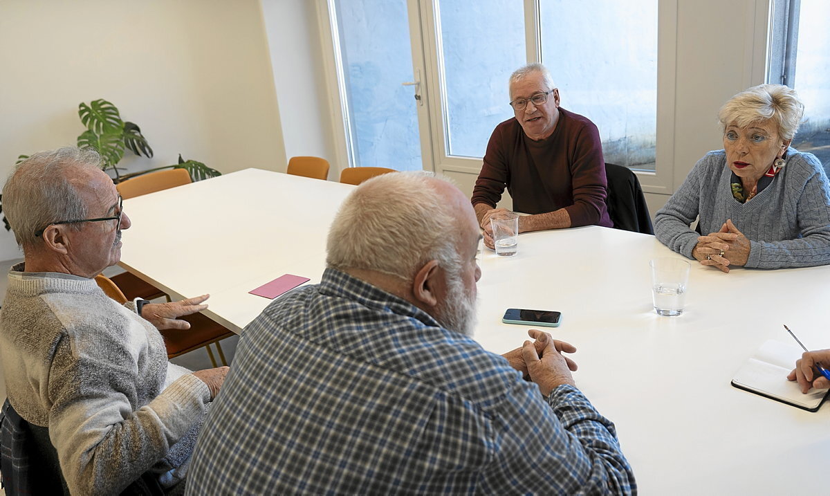 Algunos de los protagonistas de este reportaje durante la entrevista en la redacción de GARA. (Iñigo Uriz | FOKU)