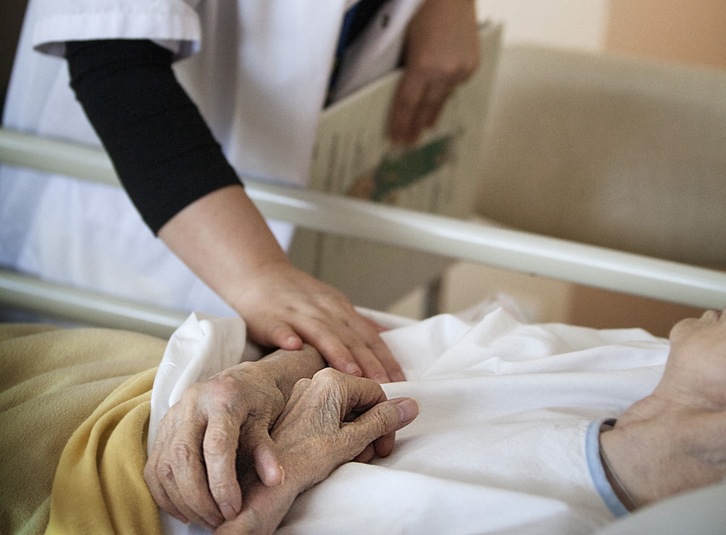 Los enfermos de cáncer, al agilizarse los trámites, pueden acceder más fácilmente a su derecho a una muerte digna.