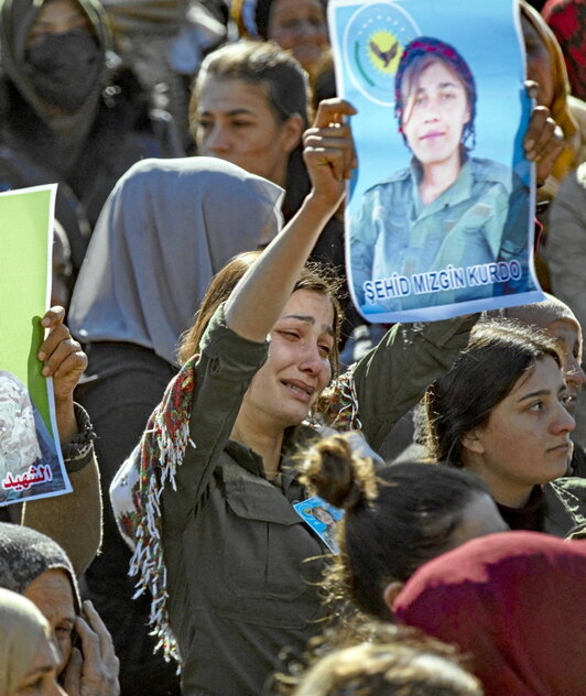 Funeral de combatientes de las FDS.
