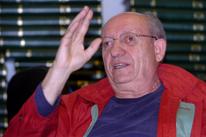 Artículo de J. Abinareta que abría el dosier sobre detenciones en 1982