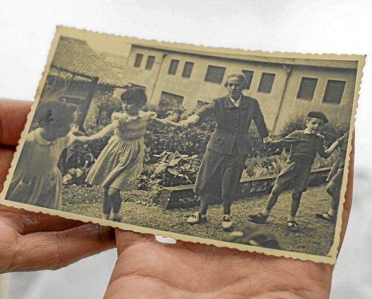 Instantes después del atentado contra Atarés en este recorte de “Egin” del 24 de diciembre de 1985.