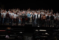 Miembros de Gazte Orkestra tras el ensayo realizado este viernes. 